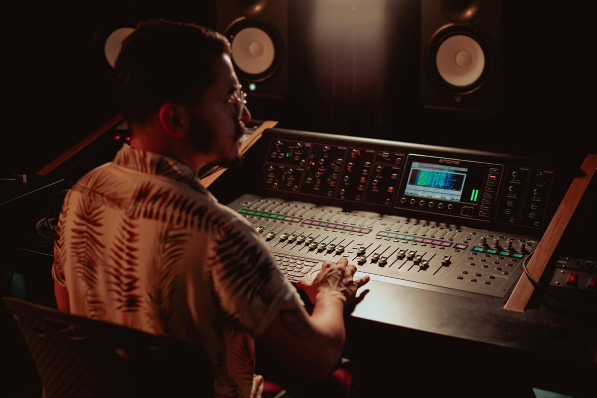 Mixing console studio